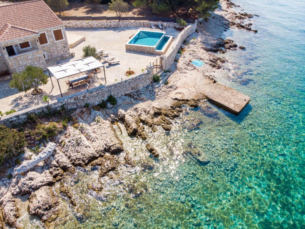 Villa Rudini With Heated Pool Okrug Gornji Exterior foto