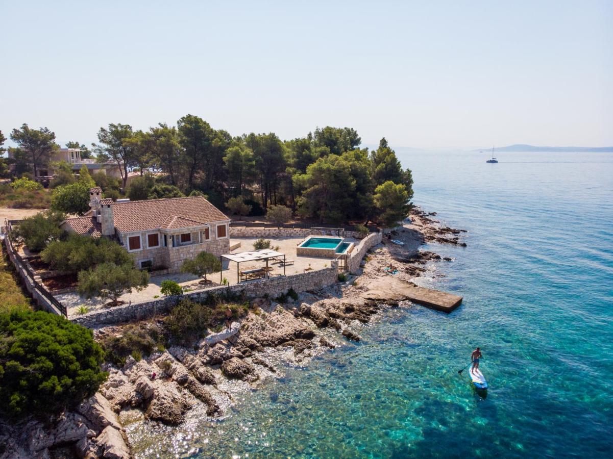Villa Rudini With Heated Pool Okrug Gornji Exterior foto