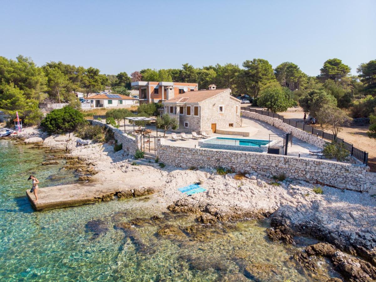 Villa Rudini With Heated Pool Okrug Gornji Exterior foto