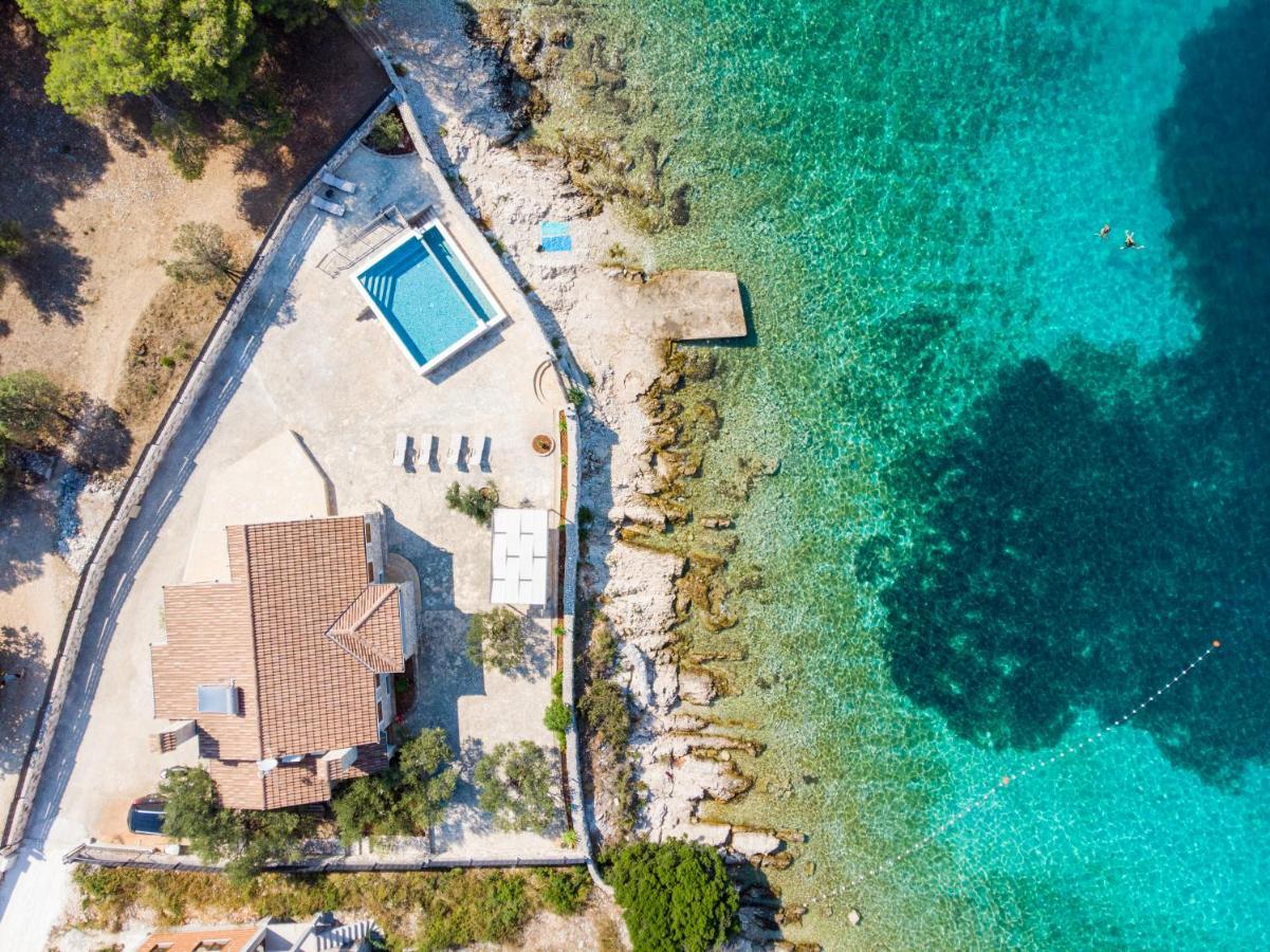 Villa Rudini With Heated Pool Okrug Gornji Exterior foto
