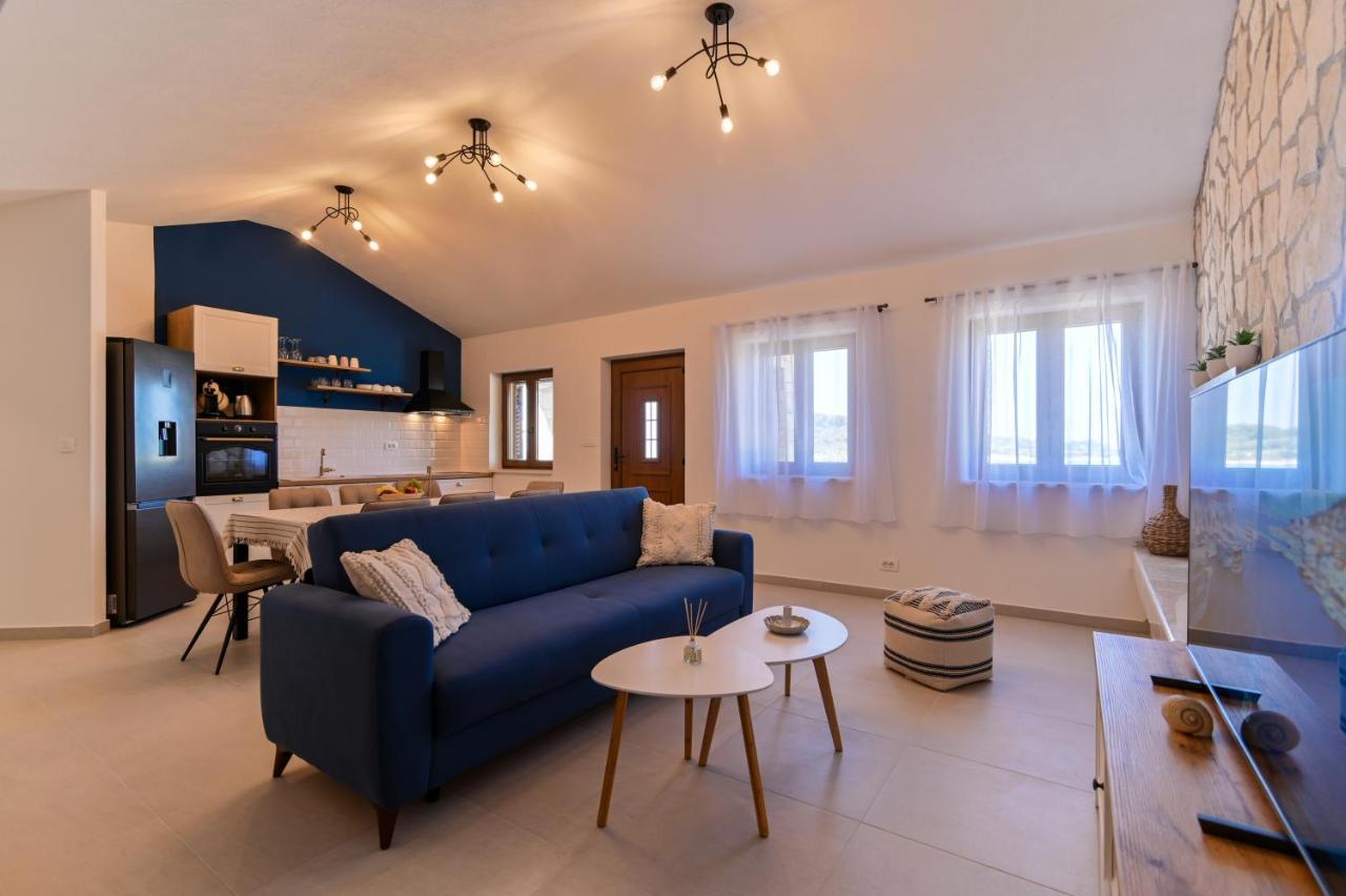 Villa Rudini With Heated Pool Okrug Gornji Exterior foto