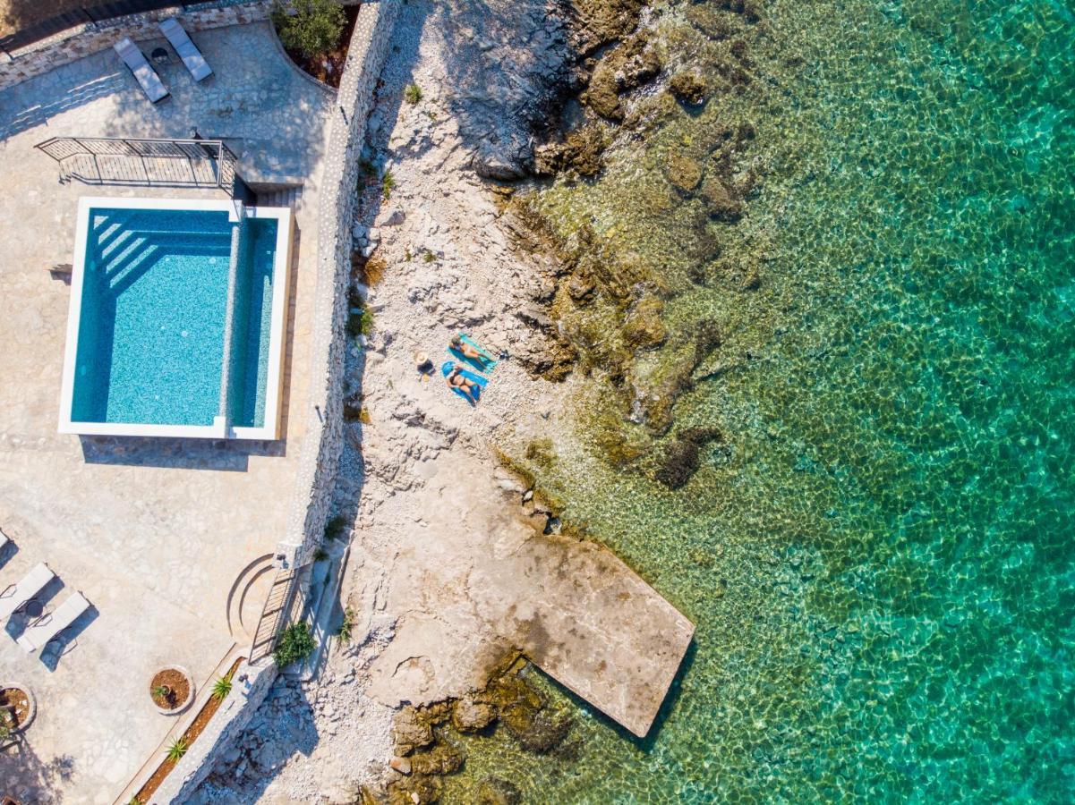 Villa Rudini With Heated Pool Okrug Gornji Exterior foto