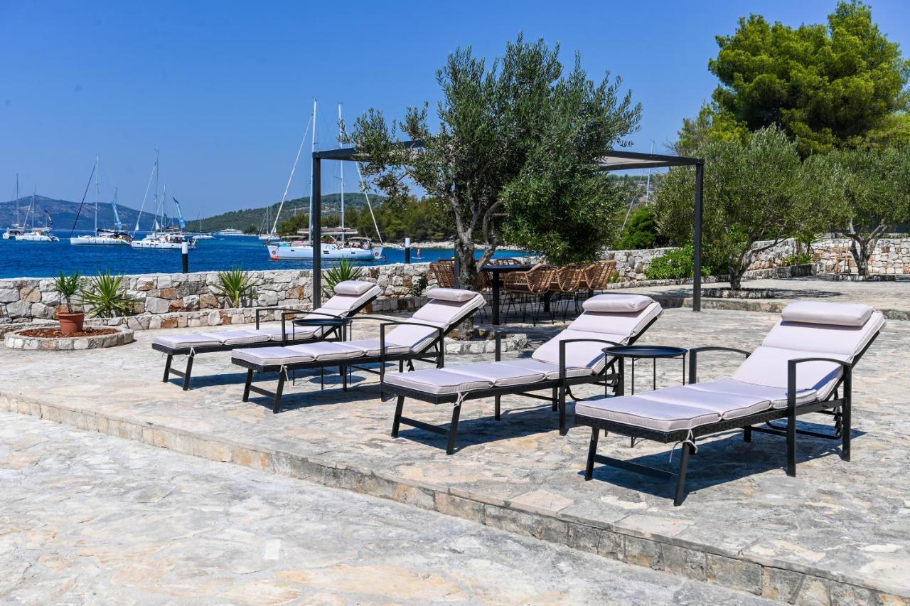 Villa Rudini With Heated Pool Okrug Gornji Exterior foto