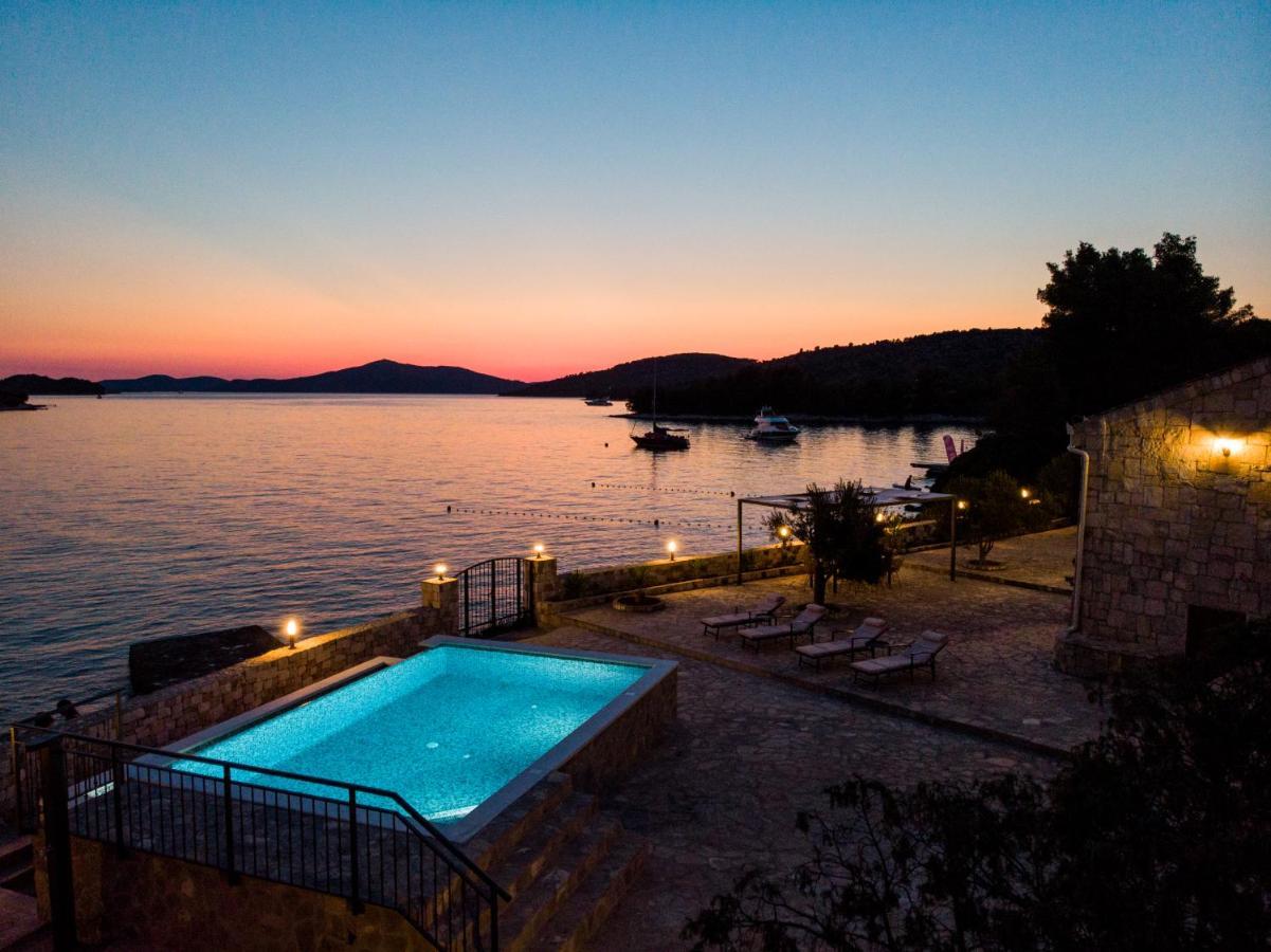 Villa Rudini With Heated Pool Okrug Gornji Exterior foto