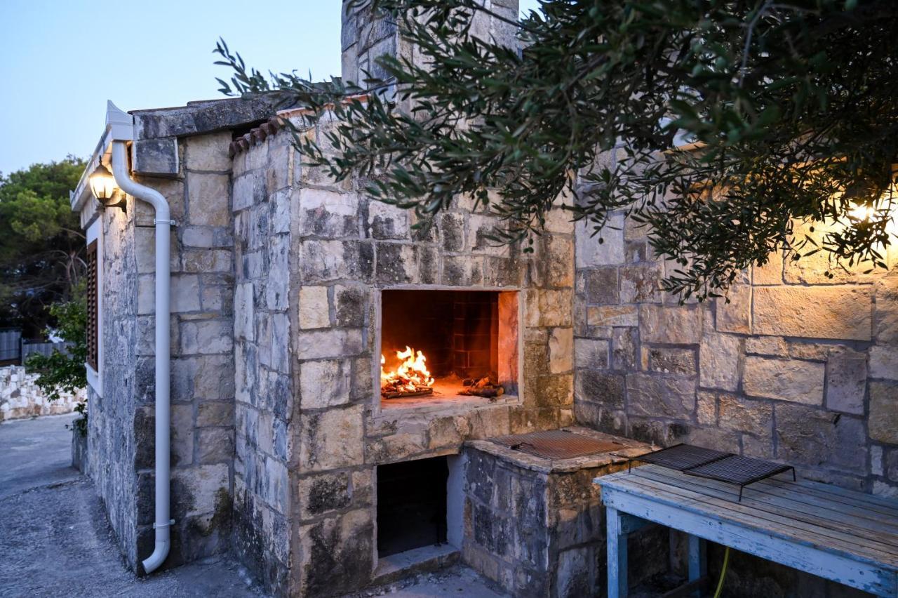 Villa Rudini With Heated Pool Okrug Gornji Exterior foto