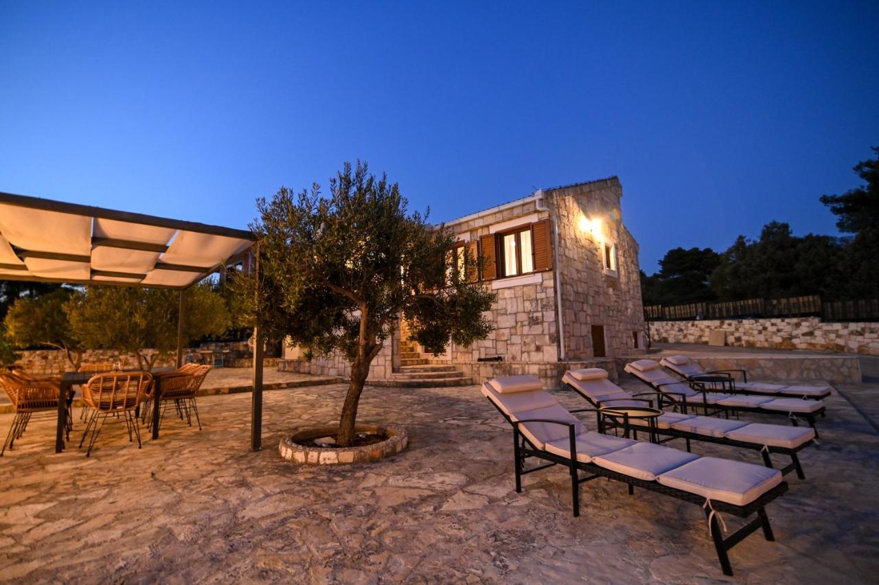 Villa Rudini With Heated Pool Okrug Gornji Exterior foto