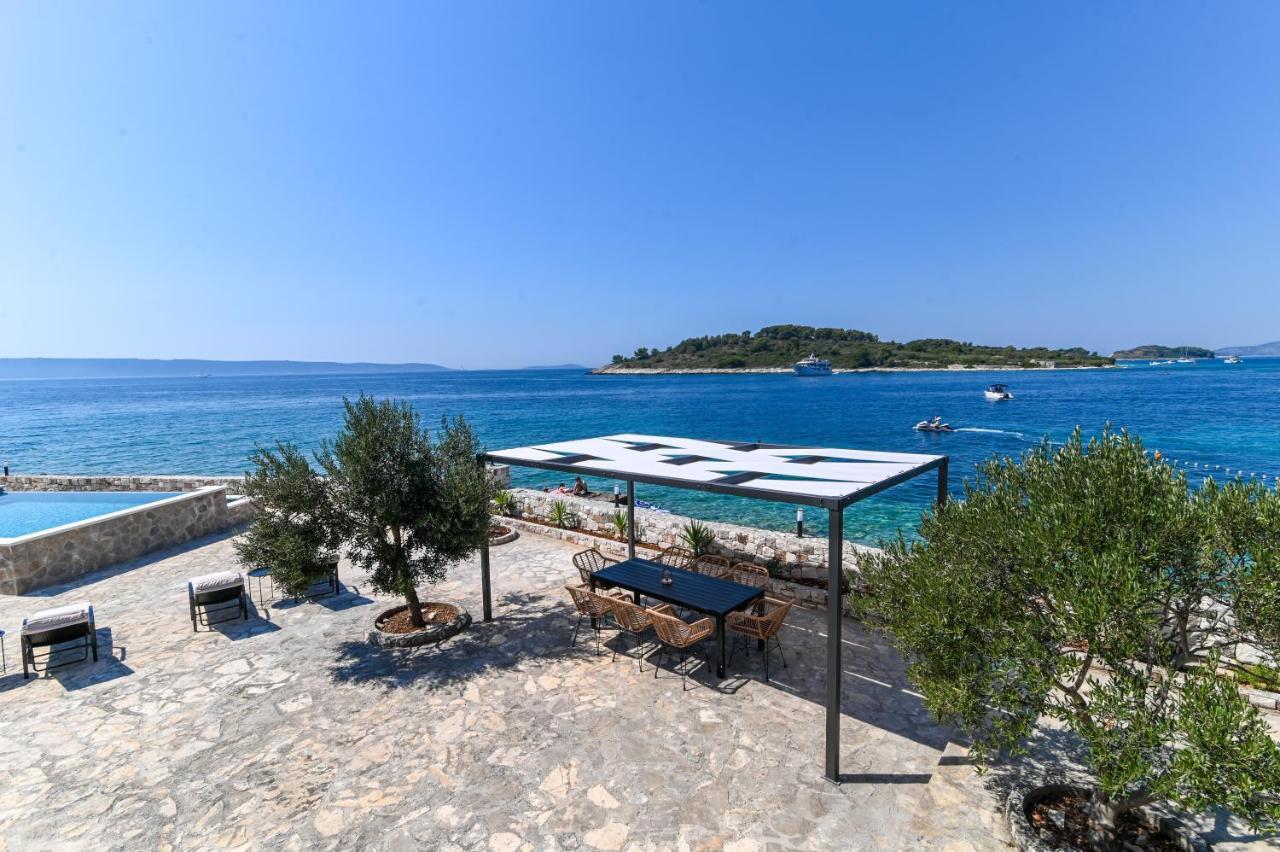 Villa Rudini With Heated Pool Okrug Gornji Exterior foto