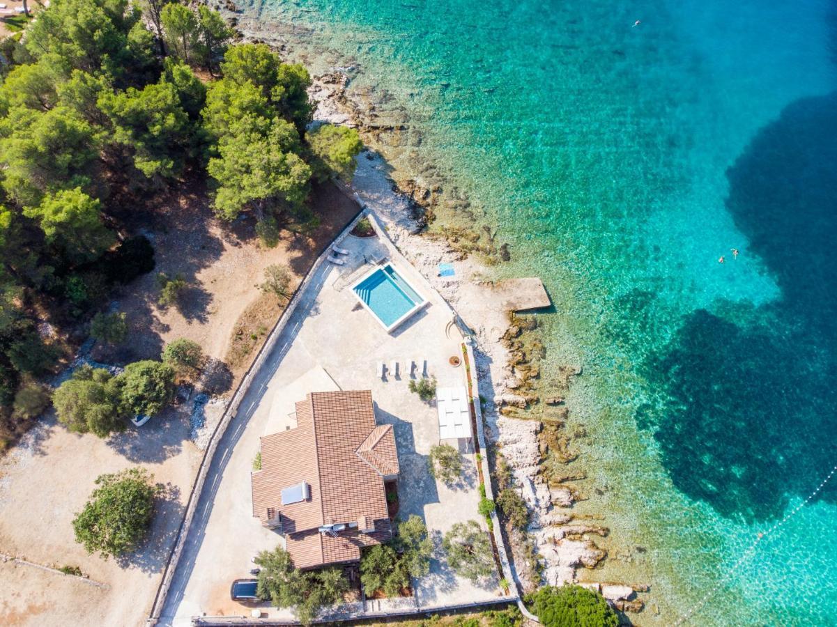 Villa Rudini With Heated Pool Okrug Gornji Exterior foto