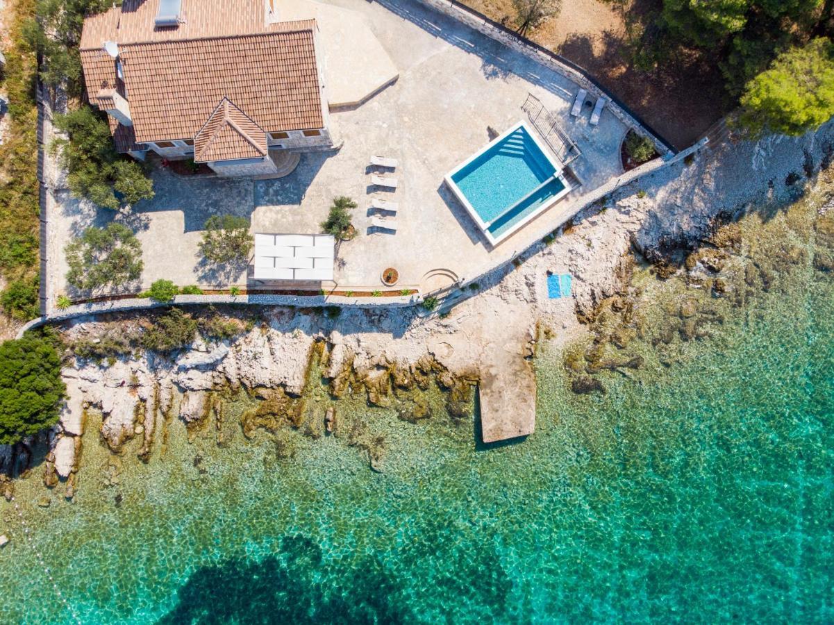 Villa Rudini With Heated Pool Okrug Gornji Exterior foto