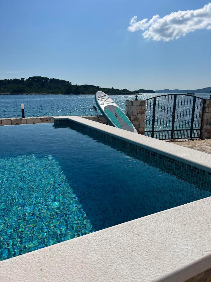 Villa Rudini With Heated Pool Okrug Gornji Exterior foto